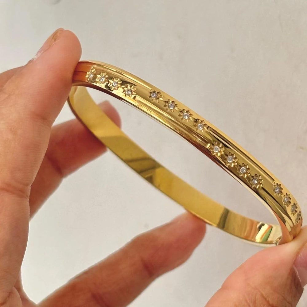 Daisy Crystal Bangle